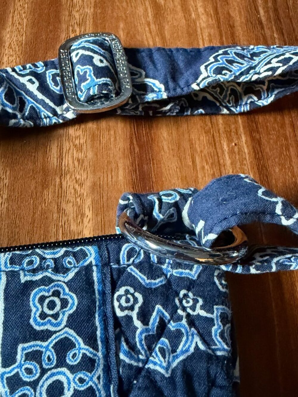 Retired Vera Bradley blue bandana hipster crossbody bag purse - Picture 9 of 9